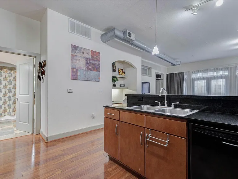 1901 Post Oak Blvd #1106 — Photo 6