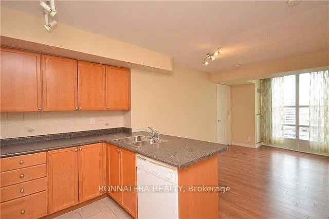 2 bed, $2,500 — Photo 2
