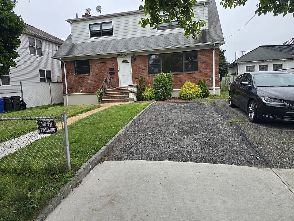 315 Delaware Ave #A