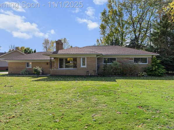 53495 Hillside Dr, Shelby Township, MI 48316