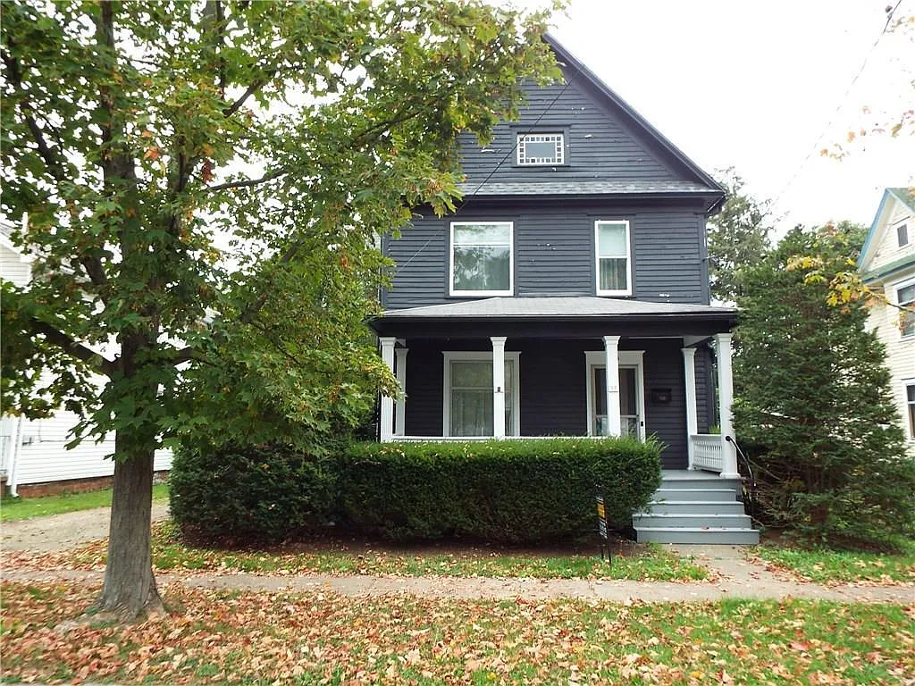 119 S 10th St photo 1
