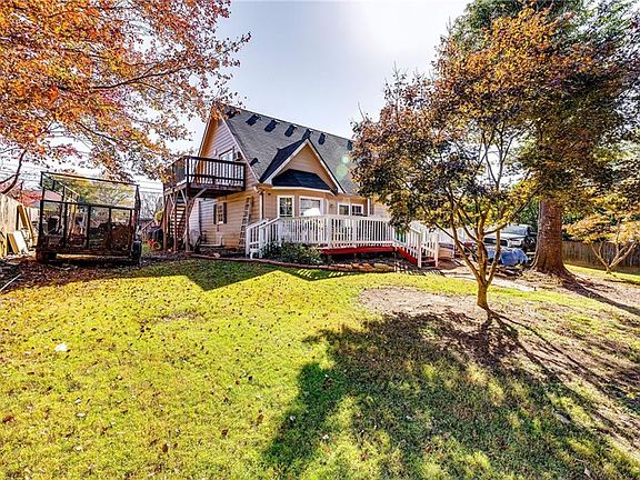 4th image of 1245 Shamrock Hill Cir