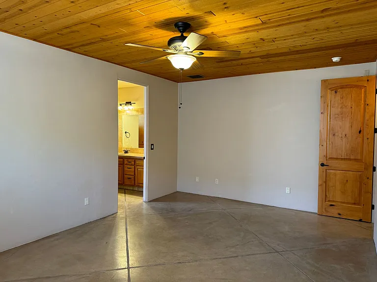 1717 N Baxter Dr — Photo 32