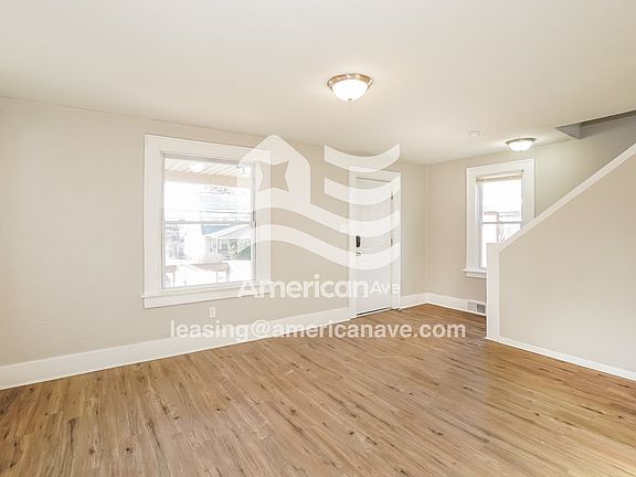 452994_002_wm_-_living_room_13537069.jpg