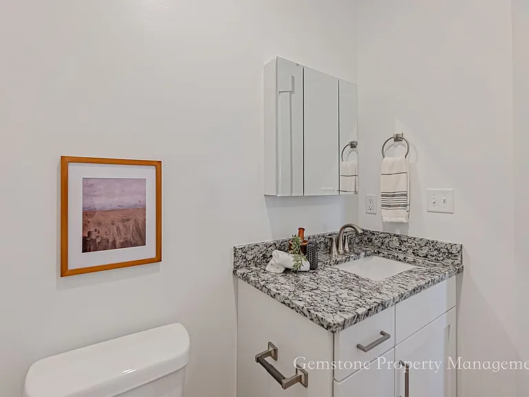 528 Harvester Ave — Photo 13