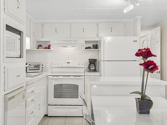 2nd image of 5670 SW Cypress Drive