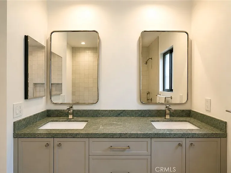 1310 J Lee Cir — Photo 24