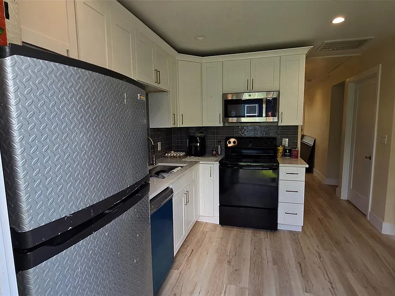 3729 Seabrook St — Photo 2