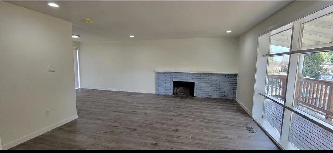 3 bed, 1100 sqft, $2,750 — Photo 2