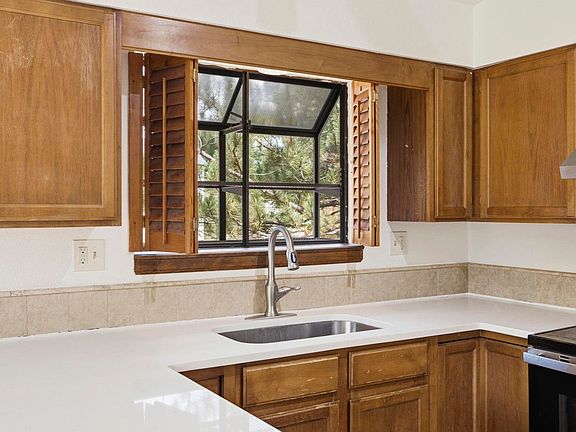 5th image of 1200 Hillside Ct