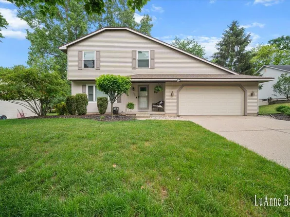 146 Glen Eagle Dr NE, Rockford, MI 49341