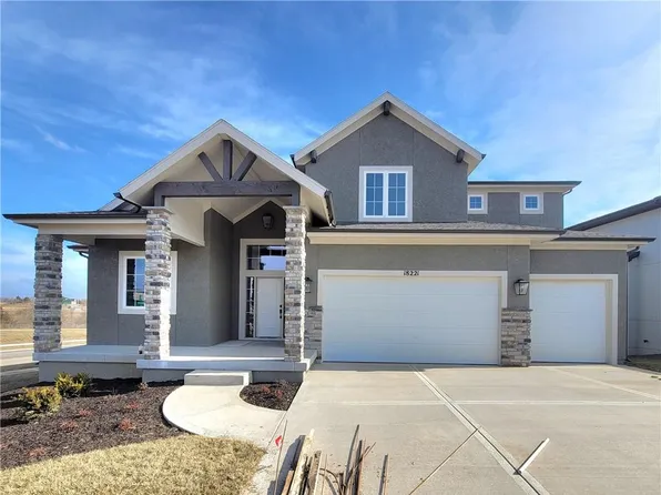 18221 Oakmont St, Overland Park, KS 66013