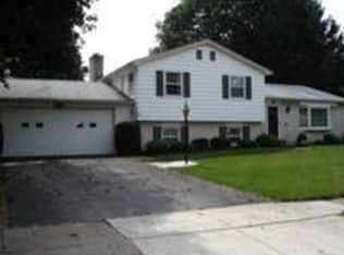 432 Woodcrest Dr, Mechanicsburg, PA 17050