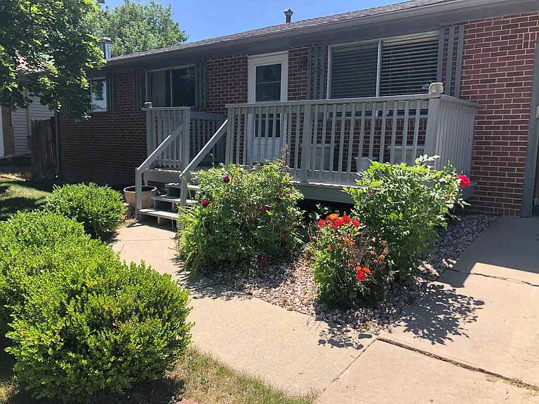 707 James St — Photo 1