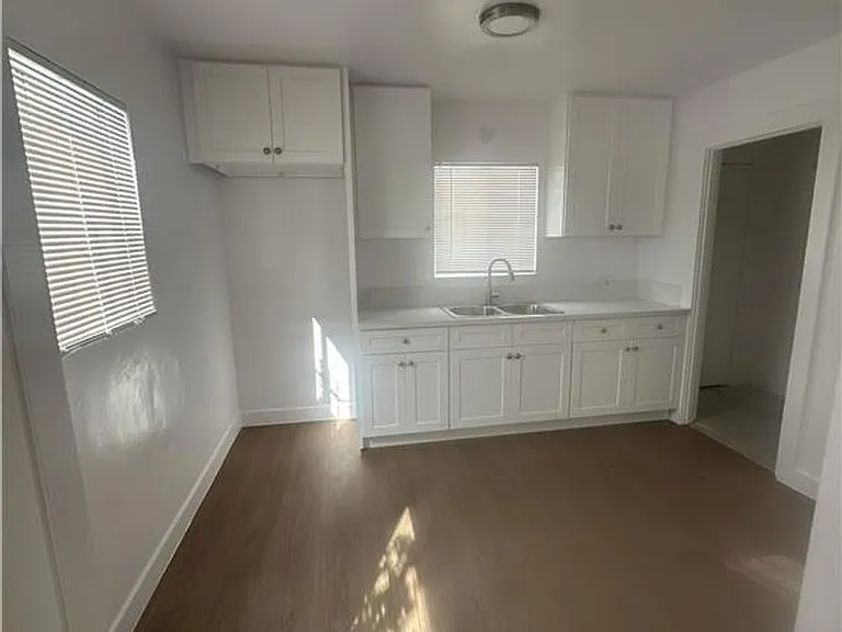 1046 W Martin Luther King Jr Blvd — Photo 11