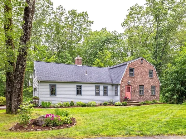 9 Horseshoe Rd, Chelmsford, MA 01824