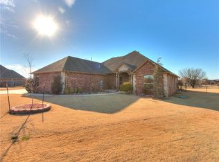 1115 N Edinburrough Way, Mustang, OK 73064