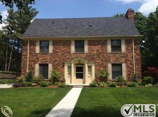 534 Rivard Blvd, Grosse Pointe, MI 48230