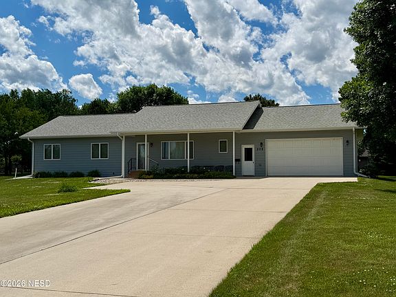 3rd image of 208 Aspen Dr
