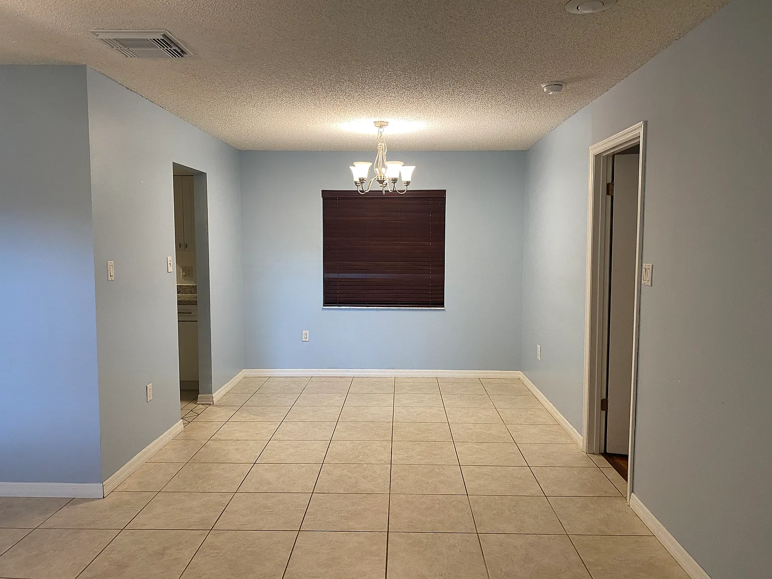 3 bed, 1688 sqft, $2,600 — Photo 4
