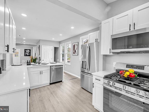4th image of 6016 Sefton Ave