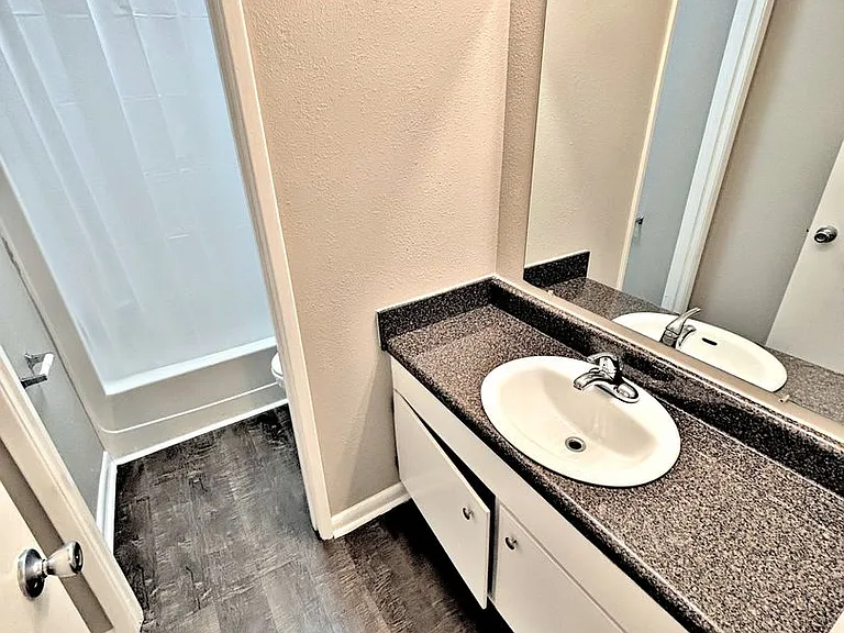 Avalon Cove Townhomes — Photo 48
