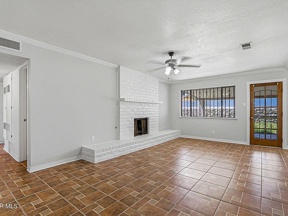 4th image of 2617 Aquatic Ln