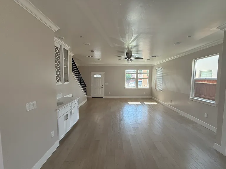 2607 Beaumont St — Photo 7