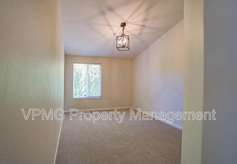 2115 NW 143rd Cir — Photo 18