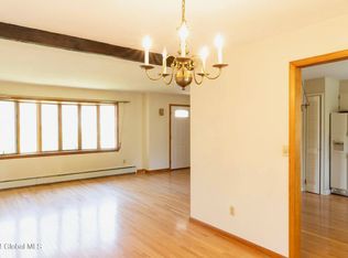 17 Cedarwood Dr, Queensbury, NY 12804