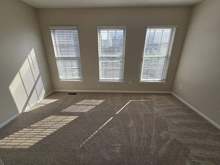 526 Graten St — Photo 17