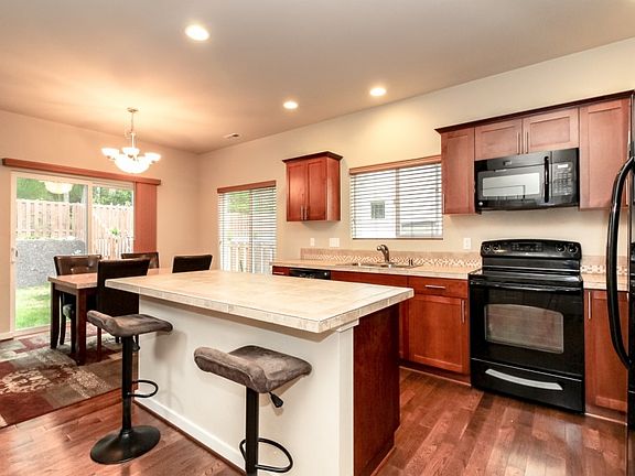 3rd image of 2263 62nd St SE
