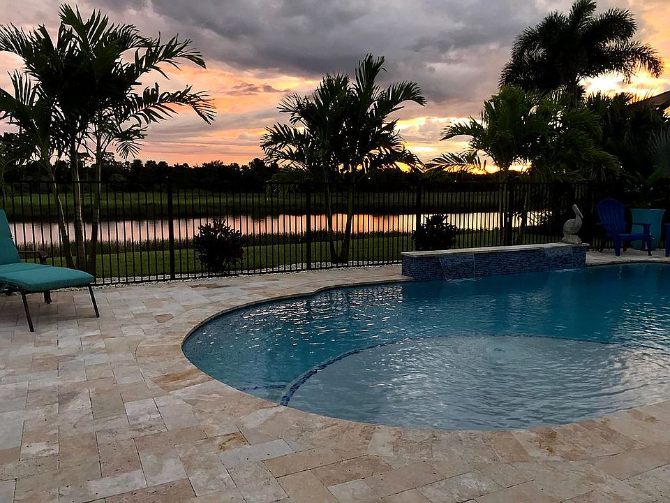 2nd image of 935 SW Grand Reserves Blvd