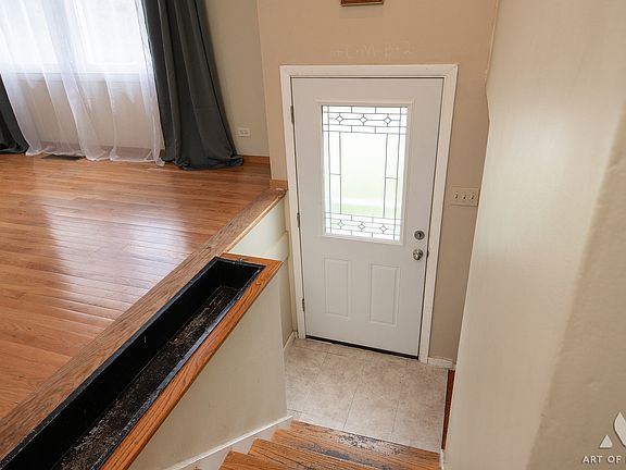 2nd image of 7756 Chestnut Ave