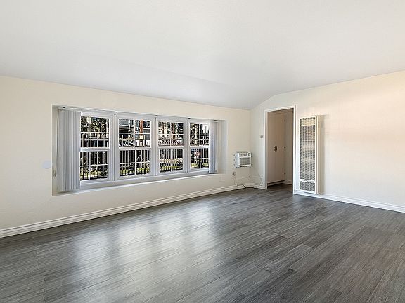 3rd image of 20326 Saticoy St APT 7