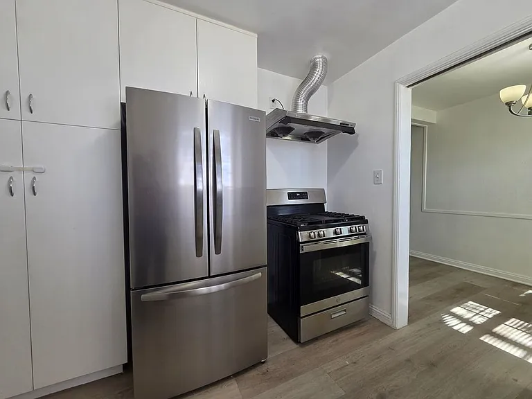 3705 S Victoria Ave — Photo 7