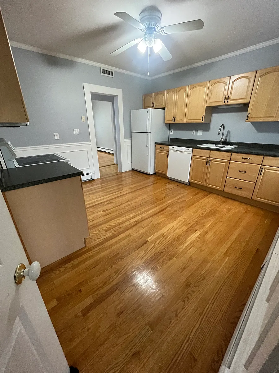 Kitchen - 215 Ash St #2