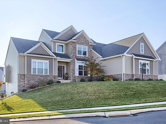 2nd image of 2083 N Autumn Chase Dr