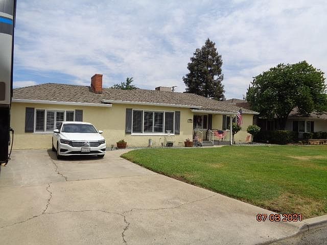 2nd image of 1575 Sycamore St