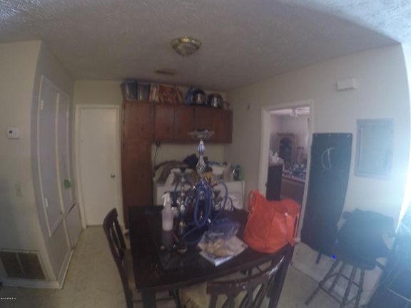 4th image of 2122 Brackland St