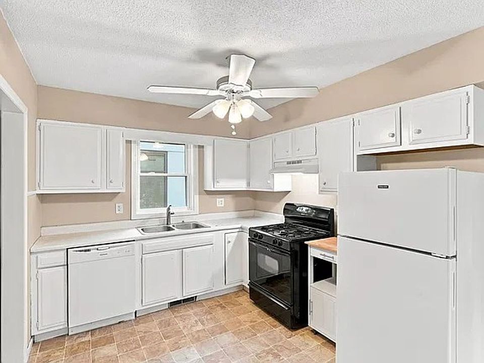 1st image of 1622 Washington St NE #2