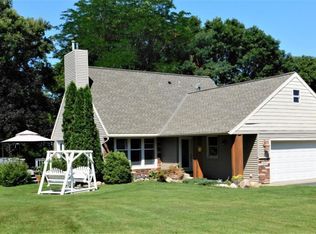 1933 W Highview Dr, Sauk Rapids, MN 56379