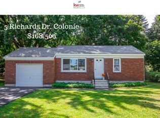 5 Richards Dr, Albany, NY 12205