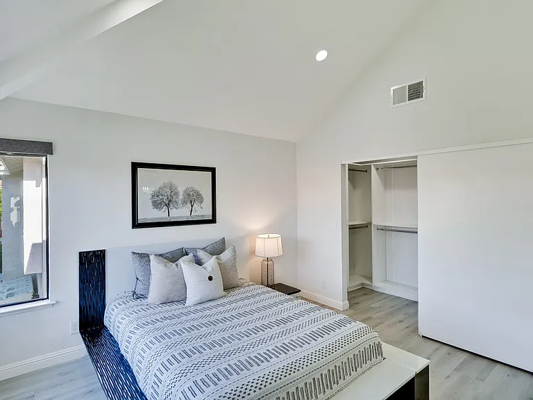 43382 Livermore Cmn — Photo 16