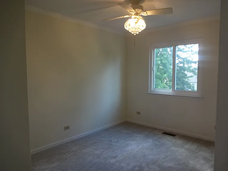 1340 Burke Ln — Photo 6