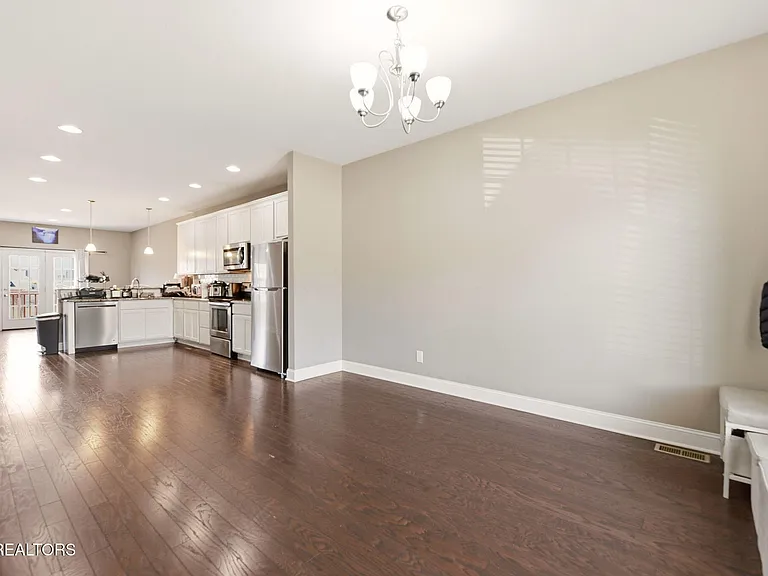 1635 Silver Spur Ln — Photo 16