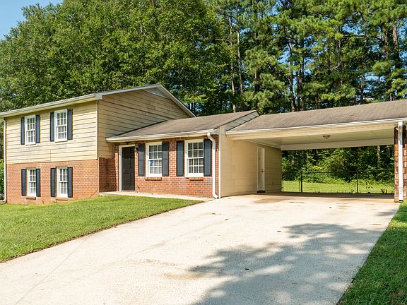 2nd image of 3163 Stanford Cir