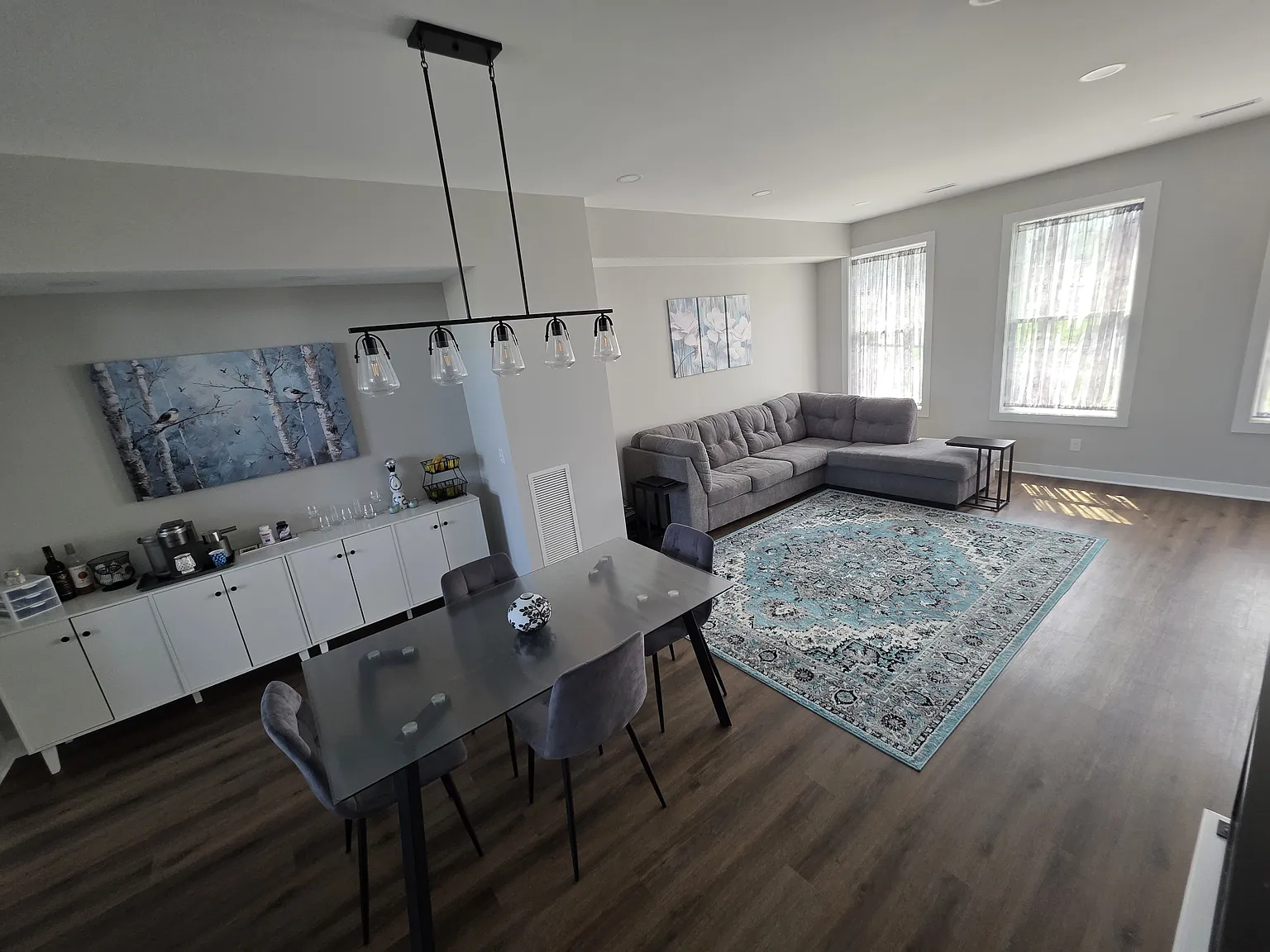2 bed, 2.5 bath, 1940 sqft, $3,500 — Photo 2