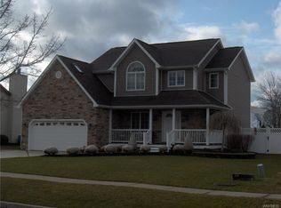 70 Pleasant Trl, Grand Island, NY 14072
