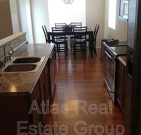 3rd image of 1001 E 25th St